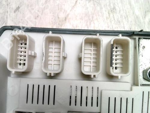 fuse-box-renault-scenic-ii-jm01_-2003-2004-2005-2006-2007-2008-2009-2010-28013854 main image