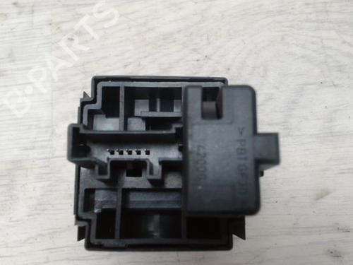 Used Headlight switch RENAULT CLIO III (BR0/1, CR0/1) 1.5 dCi (BR17, CR17) (86 hp) 27977737