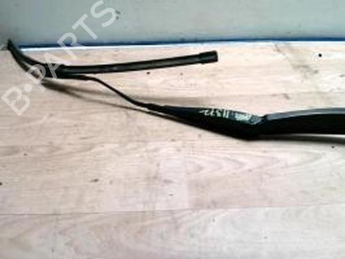 Used Front windshield wiper arm BMW X1 (F48) sDrive 18 d (150 hp) 25427884