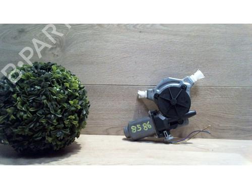 Used Front wiper motor NISSAN PRIMERA Hatchback (P12) 2.2 Di (126 hp) 25402261