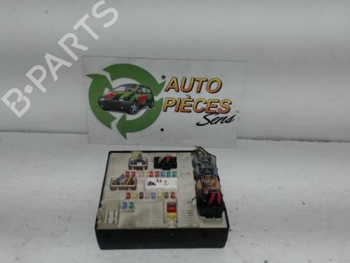 fuse-box-renault-megane-iii-grandtour-kz01-2008-2009-2010-2011-2012-2013-2014-2015-2016-25399995 main image