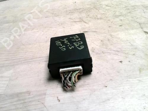Used Control unit TOYOTA YARIS VERSO (_P2_) 1.4 D-4D (NLP20_, NLP22_) (75 hp) 25426984