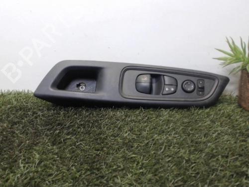 Used Switch NISSAN MICRA V (K14) 1.5 DCI (90 hp) 25391078