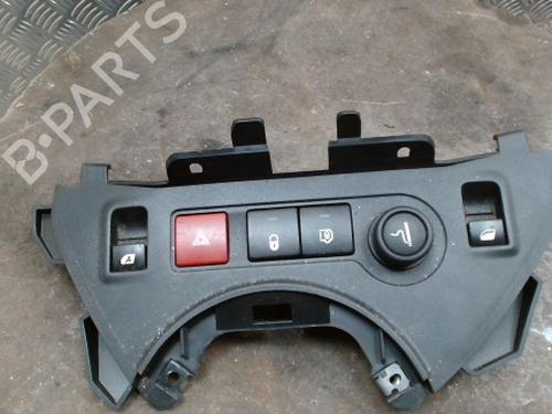 Used Warning switch Warning switch CITROËN BERLINGO Box Body/MPV (B9) 1.6 BlueHDi 100 (99 hp) 33906174 33906174