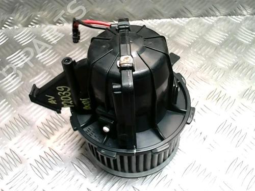 Difusor / Saída de ar AUDI A4 B8 Avant (8K5) 2.0 TDI (143 hp) 31222007