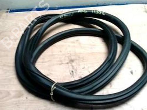Used Rubber door seal BMW X1 (F48) sDrive 18 d (150 hp) 25427780
