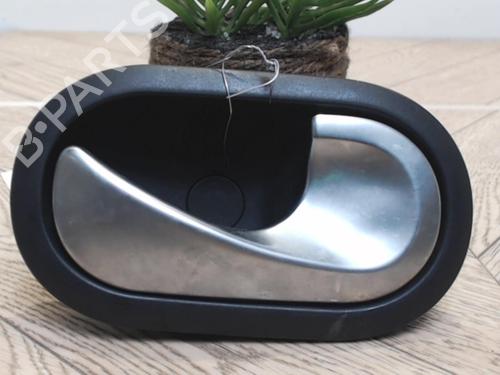 Used Front right interior door handle RENAULT MODUS / GRAND MODUS (F/JP0_) 1.5 dCi (FP0D, JP0D) (82 hp) 25388368