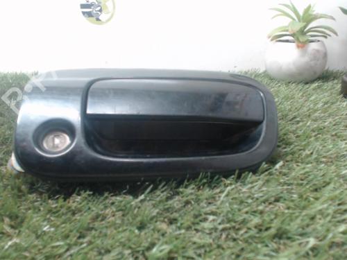 Used Front left exterior door handle TOYOTA RAV 4 II (_A2_) 2.0 D 4WD (CLA20_, CLA21_, CLA20R, CLA21R) (116 hp) 25396306