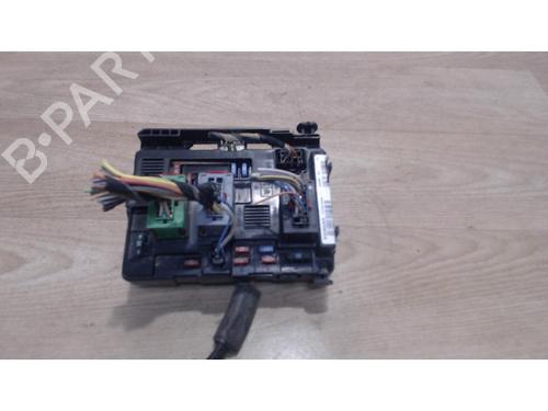 Used Fuse box RENAULT ESPACE III (JE0_) 2.2 12V TD (JE0E, JE0H, JE0P) (113 hp) 25413525
