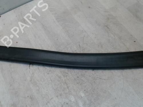 Used Rubber door seal BMW X1 (E84) xDrive 20 d (163 hp) 27581405