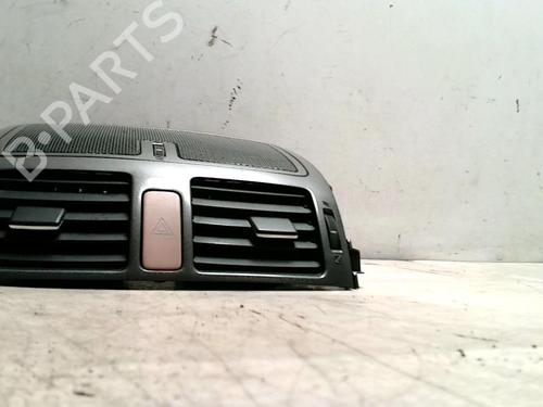 Used Air vent TOYOTA AURIS (_E15_) 1.4 D-4D (NDE150_, NDE150R) (90 hp) 25424394