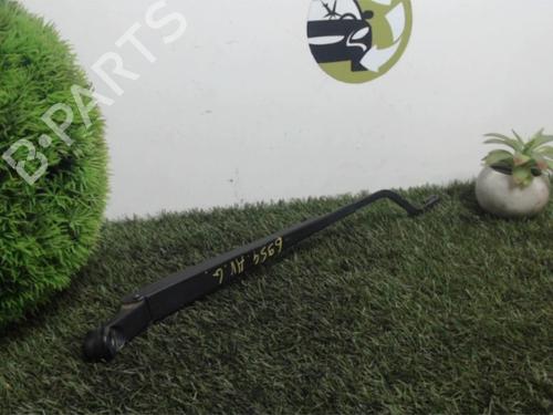 Used Front windshield wiper arm SUZUKI SWIFT III (MZ, EZ) 1.3 DDiS (RS413D) (69 hp) 25393477