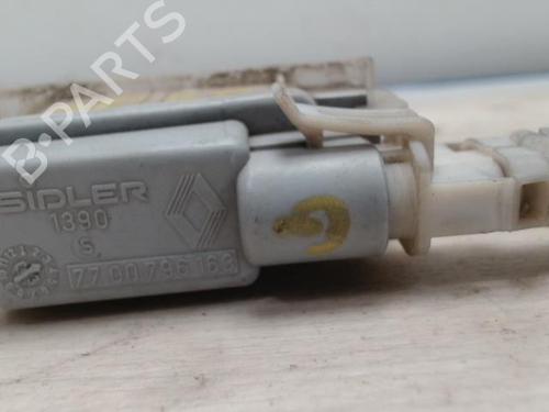Used Licence plate light RENAULT MEGANE II (BM0/1_, CM0/1_) 1.9 dCi (BM0G, CM0G) (120 hp) 25418673