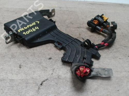 Used Fuse box RENAULT MEGANE III Hatchback (BZ0/1_, B3_) 1.9 dCi (BZ0N, BZ0J) (131 hp) 28013328