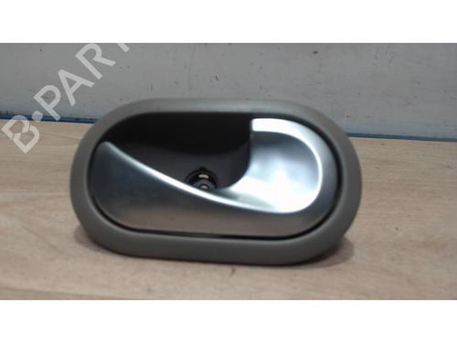 Høyre foran invendig håndtak RENAULT CLIO III (BR0/1, CR0/1) 1.5 dCi (BR0H, CR0H, CR1S, BR1S) (106 hp) 25387015