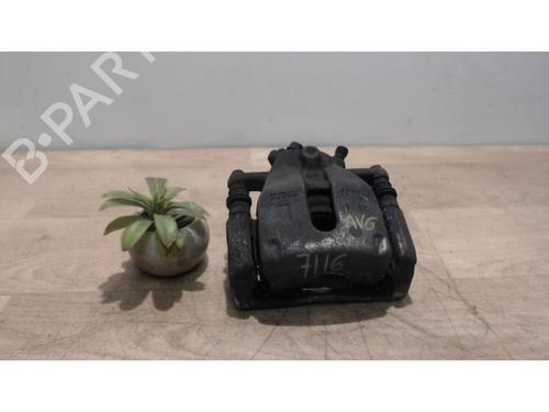 Venstre bremsekaliper foran SUZUKI SPLASH (EX) 1.0 (A5B310) (68 hp) 25385748