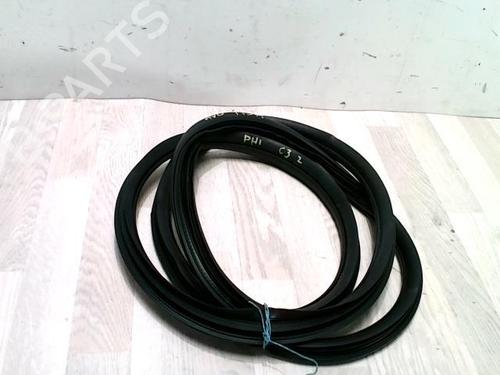 Used Rubber door seal CITROËN C3 II (SC_) 1.6 HDi 90 (90 hp) 27673805