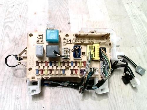 Used Fuse box Fuse box TOYOTA COROLLA Verso (ZER_, ZZE12_, R1_) 2.2 D-4D (AUR10_, AUR10R) (136 hp) 27671478 27671478
