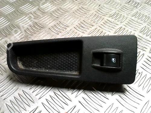 Used Right front window switch Right front window switch FIAT GRANDE PUNTO (199_) 1.2 (65 hp) 33458900 33458900