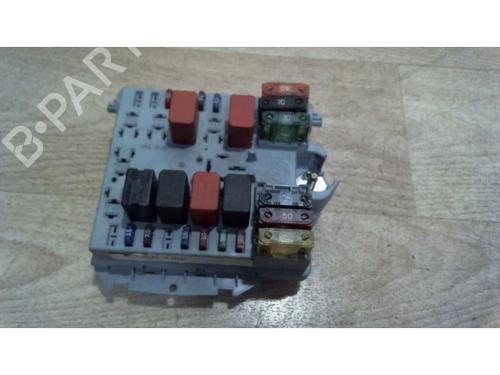 Boîte à Fusibles FIAT PUNTO (188_) 1.2 60 (188.030, .050, .130, .150, .230, .250) (60 hp) 25385995