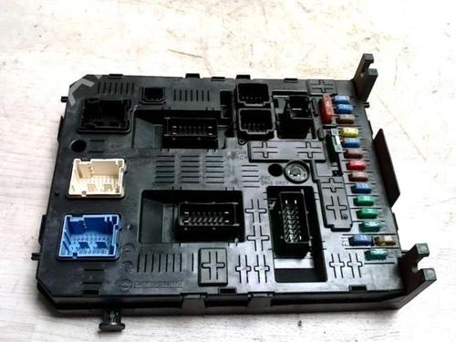 Fuse box PEUGEOT 308 I (4A_, 4C_) 1.6 HDi | BP25422885E1 