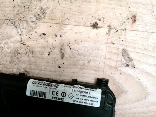 Fuse box RENAULT GRAND SCÉNIC II (JM0/1_) 1.9 dCi (JM0G, JM12, JM1G, JM2C) | BP26926399E1