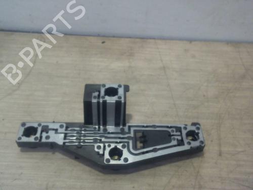 licence-plate-light-renault-laguna-ii-grandtour-kg01_-2001-2002-2003-2004-2005-2006-2007-25389597 main image