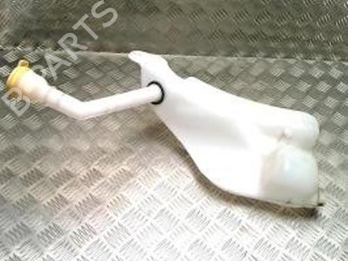 Used Windscreen washer tank PEUGEOT 308 II (LB_, LP_, LW_, LH_, L3_) 1.5 BlueHDi 130 (131 hp) 25702186