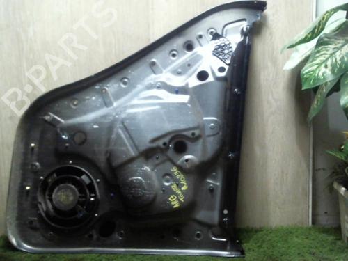 Høyre bakpanel VW TOUAREG (7LA, 7L6, 7L7) 5.0 V10 TDI (313 hp) 31233863