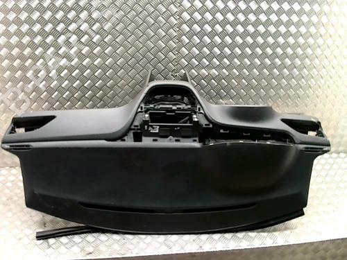 Tablier PEUGEOT 208 I (CA_, CC_) 1.6 HDi (92 hp) 31228241