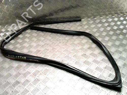 Used Rubber door seal DACIA SANDERO II TCe 90 (B8M1, B8MA, B8AC) (90 hp) 32388067