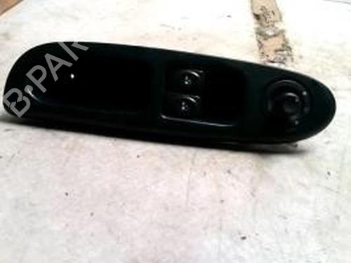 Used Left front window switch RENAULT CLIO II (BB_, CB_) 1.9 D (B/CB0E, BB0J) (64 hp) 26669880