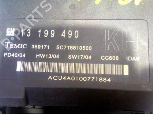 Fuse box OPEL SIGNUM Hatchback (Z03) 1.9 CDTI (F48) | BP25391055E1 