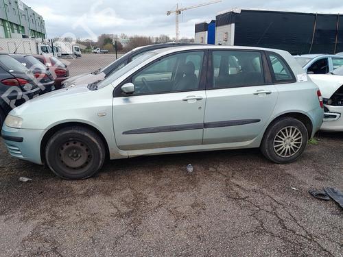 Brugte FIAT STILO (192_)  1.9 JTD (192_XF1A)  4828618