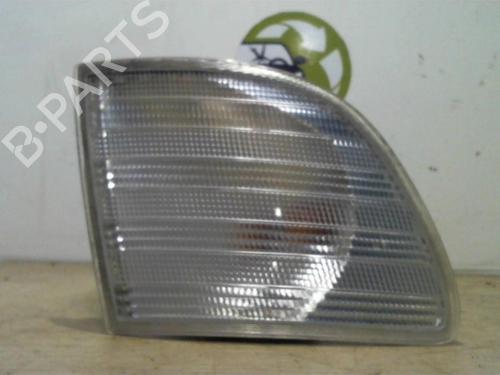 Clignotant avant droit MERCEDES-BENZ VITO Bus (W638) 112 CDI 2.2 (638.194) (122 hp) 30665273