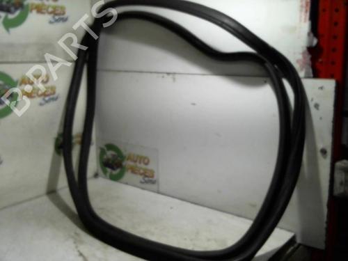 Used Rubber door seal VW TOURAN (1T1, 1T2) 2.0 TDI (136 hp) 25399042