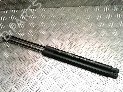 tailgate-lift-support-vw-golf-vii-5g1-bq1-be1-be2-2012-2013-2014-2015-2016-2017-2018-2019-2020-2021-31233658 main image