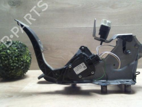 Used Pedal RENAULT CLIO IV Grandtour (KH_) 1.5 dCi 75 (75 hp) 25401690