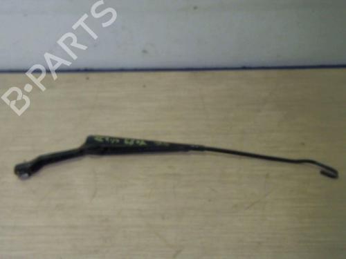 Used Front windshield wiper arm Front windshield wiper arm 25388575 25388575