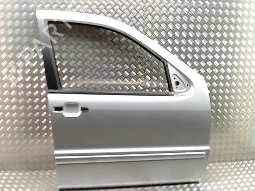 Used Right front door MERCEDES-BENZ M-CLASS (W163) ML 270 CDI (163.113) (163 hp) 31227054