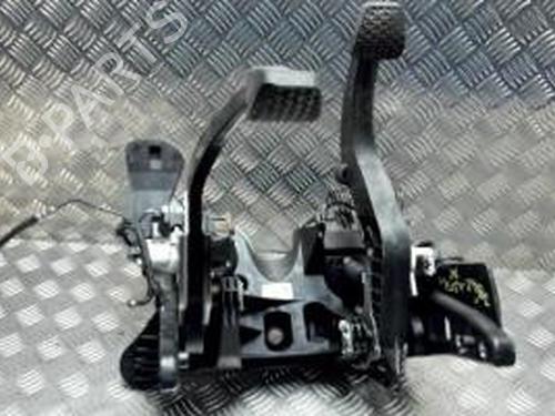 Used Pedal OPEL ASTRA K (B16) 1.2 Turbo (68) (131 hp) 25429544