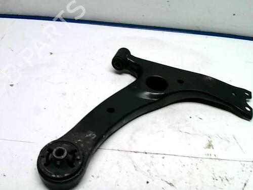 Used Right front suspension arm TOYOTA COROLLA Verso (ZER_, ZZE12_, R1_) 2.0 D-4D (CUR10_, CUR10R) (116 hp) 31233150