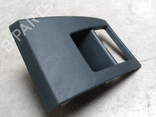 Porte-gobelet/Objets PEUGEOT 5008 (0U_, 0E_) 2.0 HDi (163 hp) 31229163