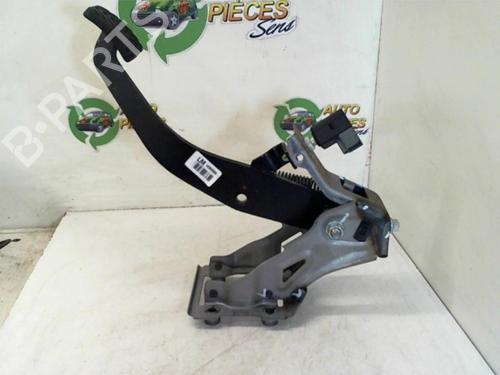 Used Break pedal KIA SPORTAGE III (SL) 2.0 CRDi (136 hp) 25401045