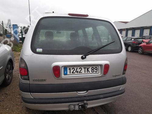 Brugte RENAULT ESPACE III (JE0_) 2.2 12V TD (JE0E, JE0H, JE0P) 4828484