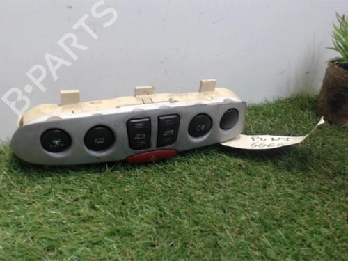Used Middle console FIAT PUNTO (188_) 1.2 60 (188.030, .050, .130, .150, .230, .250) (60 hp) 25392882