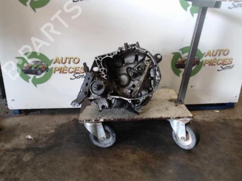 Caja de cambios RENAULT MEGANE Scenic (JA0/1_) 1.9 dT (JA0K, JA0Y) (90 hp) 25401096