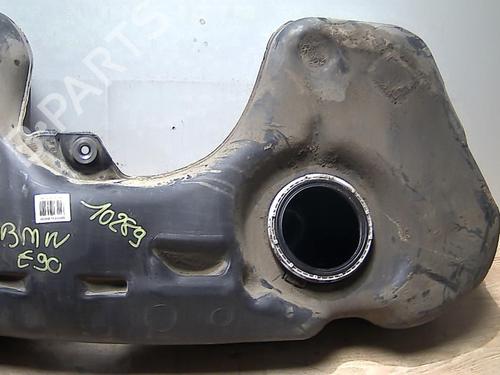 Used Fuel tank BMW 3 (E90) 330 xd (231 hp) 28721665