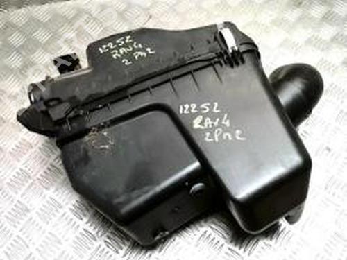 Used Air filter box TOYOTA RAV 4 II (_A2_) 2.0 D 4WD (CLA20_, CLA21_, CLA20R, CLA21R) (116 hp) 30472751