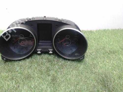 Used Instrument cluster VW GOLF VI (5K1) 1.4 TSI (160 hp) 25412865